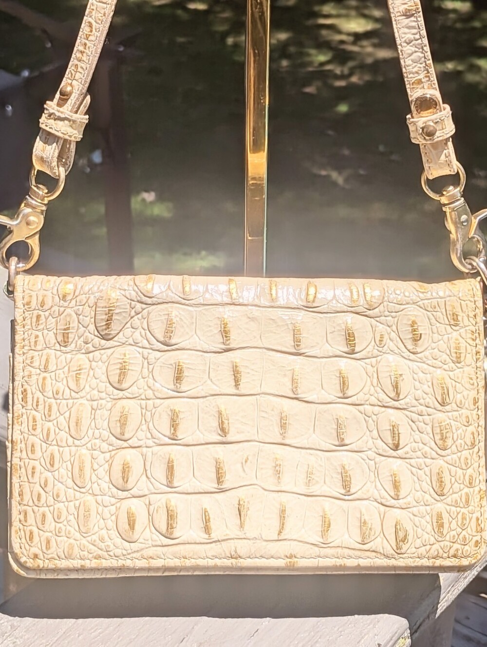 VGUC Brahmin Amelia Crossbody in a Creamy Yellow